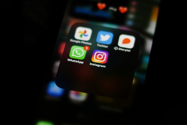 Phone screen with different app icons